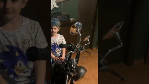 Liguei a última moto carburada e com motor a combustão em 2021 aos 6 anos de idade