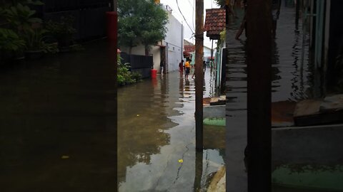 Perkembangan Terakhir Banjir di Kayuringin Jaya - Bekasi