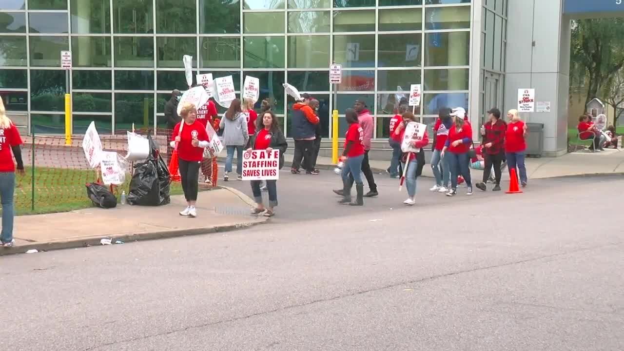 Both sides in Mercy Hospital strike still bargaining