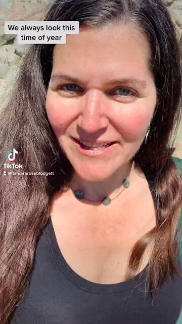 Wearing a vintage abalone necklace ❤️