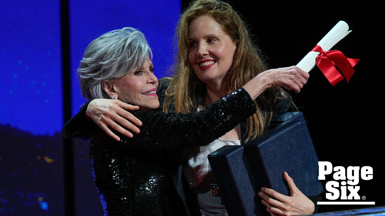 Jane Fonda throws award at director Justine Triet at 2023 Cannes Film Festival