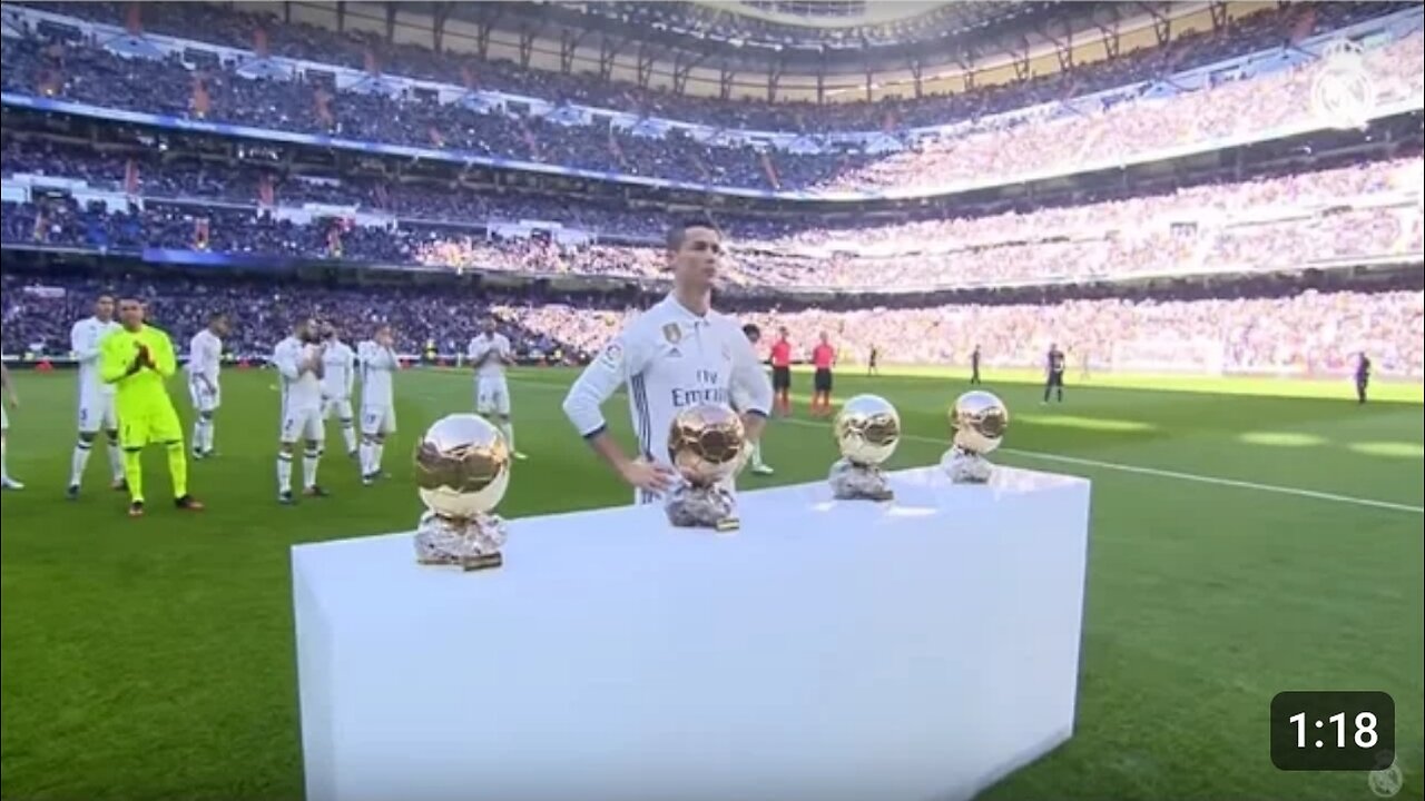 Cristiano Ronaldo offers his fourth Ballon d'Or to the Bernabéu!