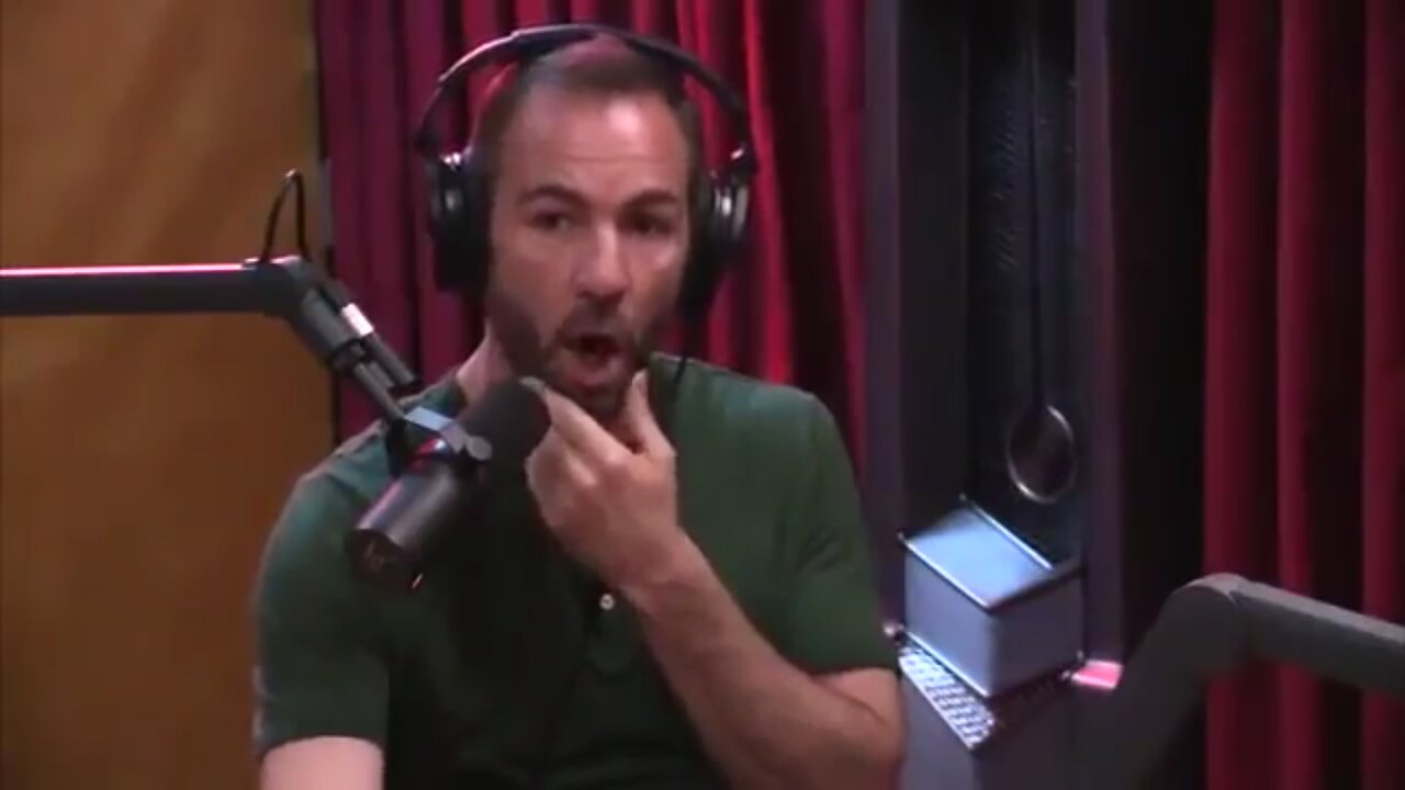 'Joe Rogan, Brian Callen & Brendan Schaub debate TRANSGENDERS using female bathrooms' - 2016