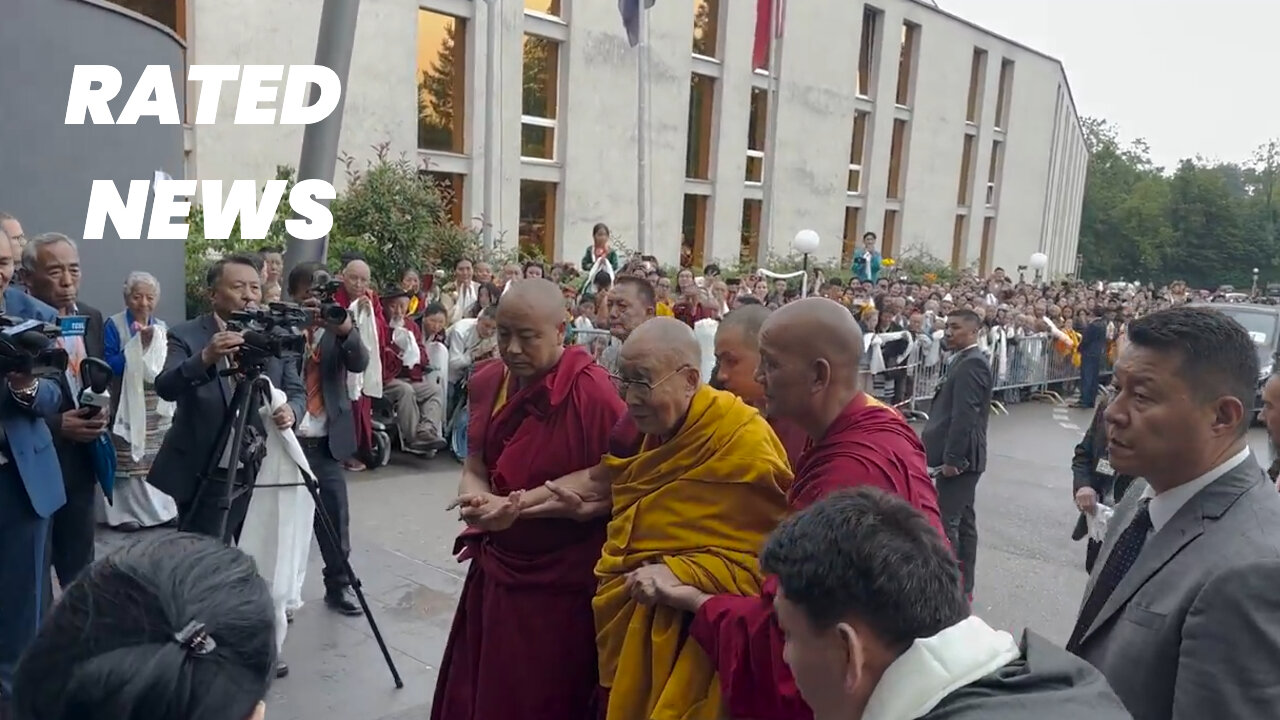 Dalai Lama Greeted by Supporters in Zurich En Route to New York