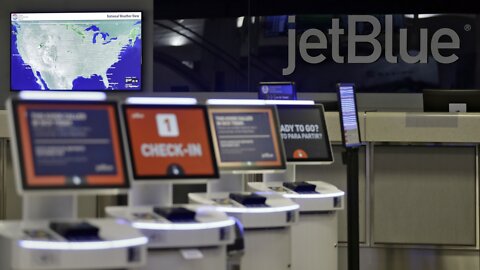 Spirit, JetBlue Cancel Hundreds Of Weekend Flights