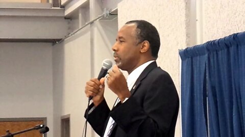 Ben Carson at Manchester Community college of lots 5-10-2015