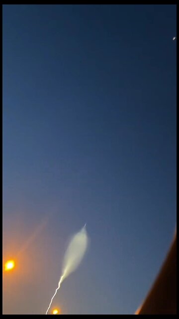 unknown flying light, object etc over Russia, Iran, Iraq (they claimed it's a missile, but...)