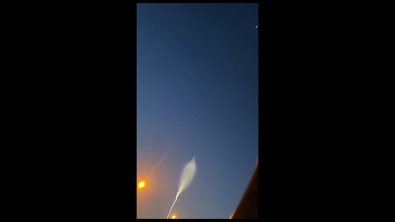 unknown flying light, object etc over Russia, Iran, Iraq (they claimed it's a missile, but...)