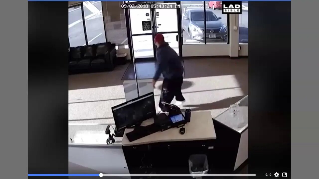 Robbery Training 101 - Remember The Golden Robbery Rule - Hold On To Your Gun