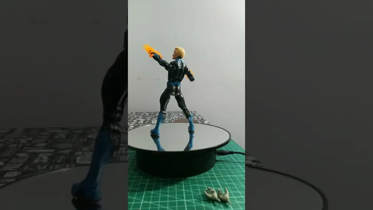 Human Torch Marvel Legends Unpaking