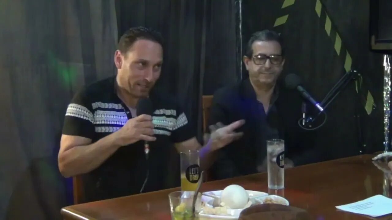 ADRIANO CONTA QUE ESQUECEU O NOME DA ESPOSA AO VIVO NA RÁDIO - CORTES DO NOPODCASTION