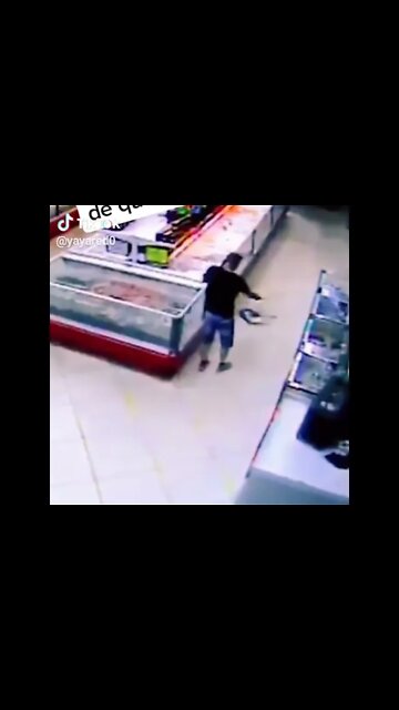 The Fish Jump to the Customer😂😂😂