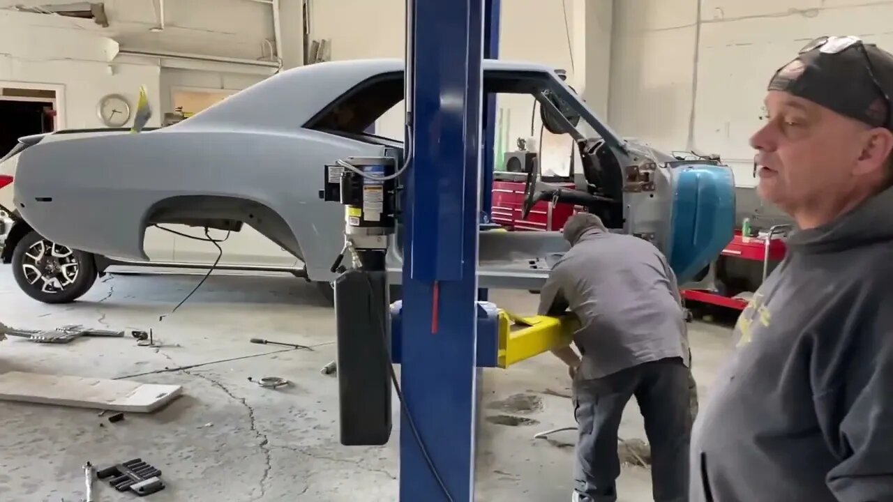 Camaro Z28 in Le Mans Blue Full Restoration Series Parte 03 - Sub-Frame & Suspension Removal