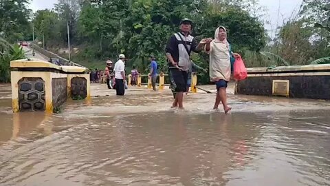 #banjir PETERNAK BEBEK, BEBEKNYA NGANYUT SEKITAR 50 EKOR, BANJIR DI KARANG ENDAH LAMSEL