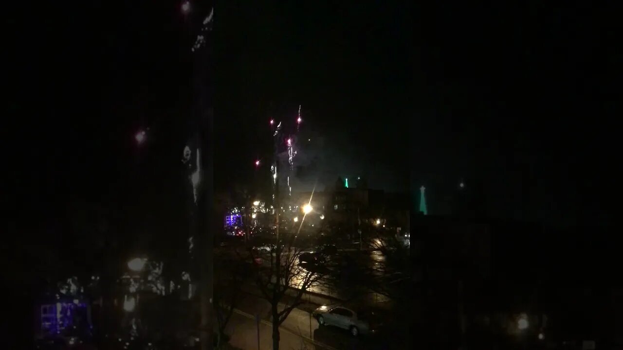 Mansfield, Ohio “Ringin’ The Square” Fireworks lit from Park Ave in Central Park (01-January-2022)