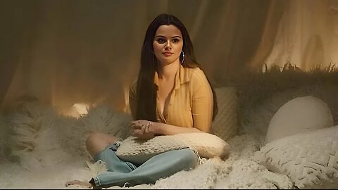 Selena Gomez - Princesses Don't Cry