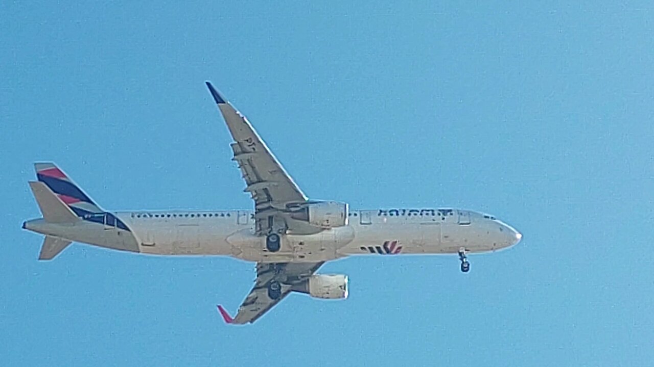 Airbus A321 PT-MXC vindo de Guarulhos para Fortaleza