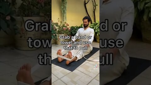 How to reach your toes the easy way 🧘‍♂️🔥