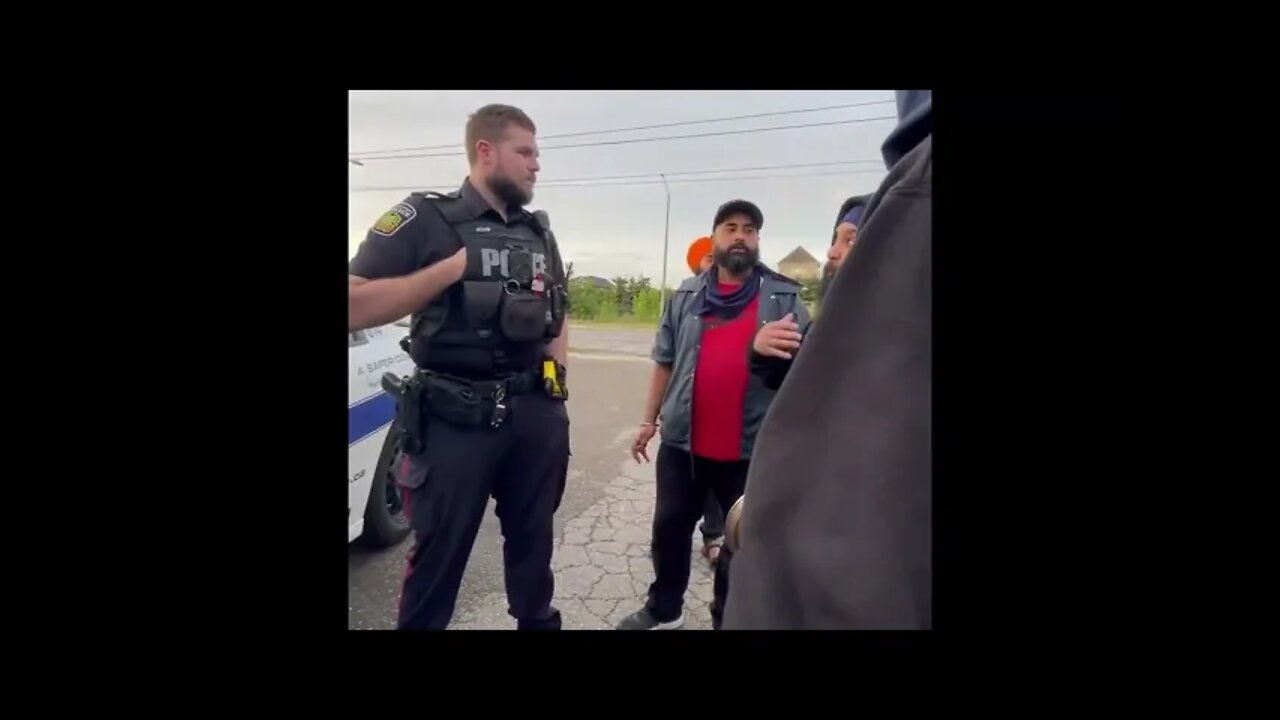 Jagmeet Singh Runs From Sikh Canadians in Brampton Calling Him "Sellout Singh".