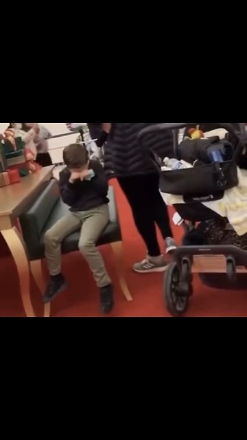 Woke Santa makes kid cry