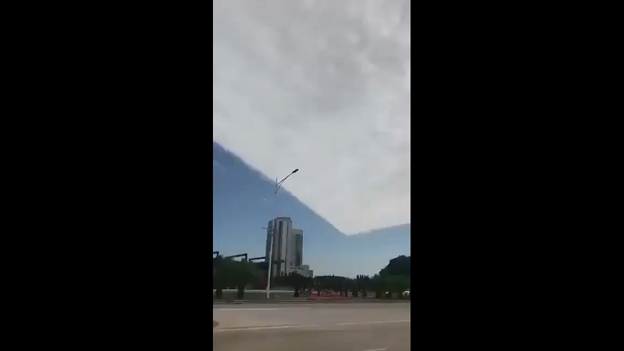 Perfectly square clouds filmed in Arizona, US