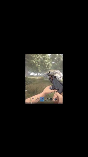 ENCONTRAMOS UM MALUKINHO NO RUST - TENTOU LEVAR SOZINHO! #shorts #rust