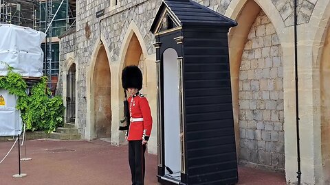 Kings guard shouts at tourist get behind he the rope #windsorcastle