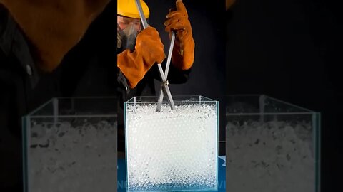 Melting metal into hydrogel #mindblowing #minecraft #satisfyingvideo #satisfying #5minutecrafts