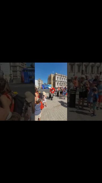 Guard Shouts make way for the Queen's life Guard #horseguardsparade
