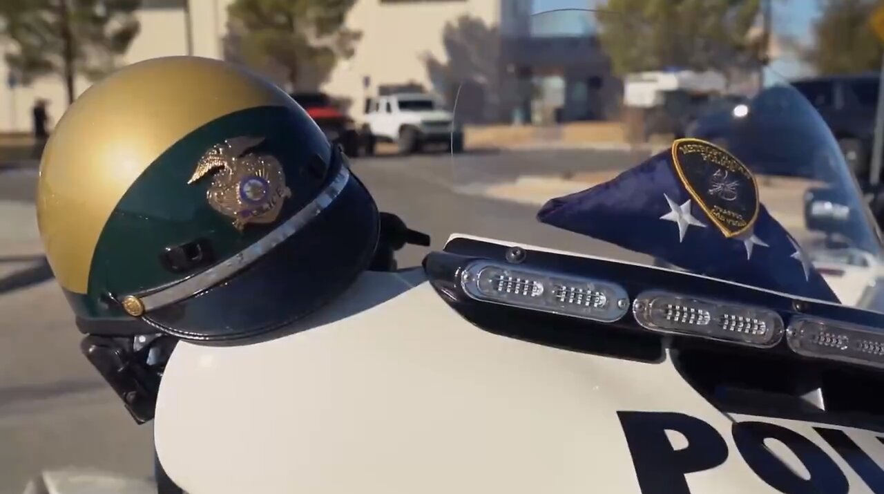 LAS VEGAS POLICE DEPARTMENT🇺🇸✝️🏍️👮♂️📸PAYS LAST RESPECT TO FALLEN OFFICER🇺🇸💒👮♂️🚔💫