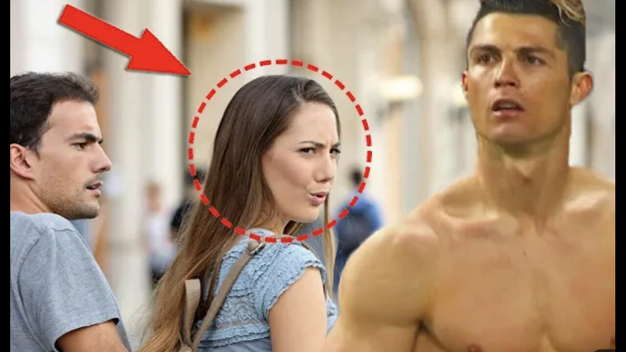 WOMEN EPIC REACTIONS TO CRISTIANO RONALDO SHIRTLESS IN PUBLIC!