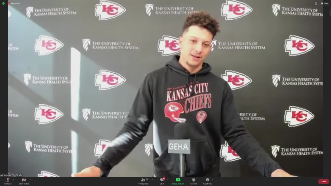 Mahomes describes what it's like to be elder statesman among QBs in AFC playoffs