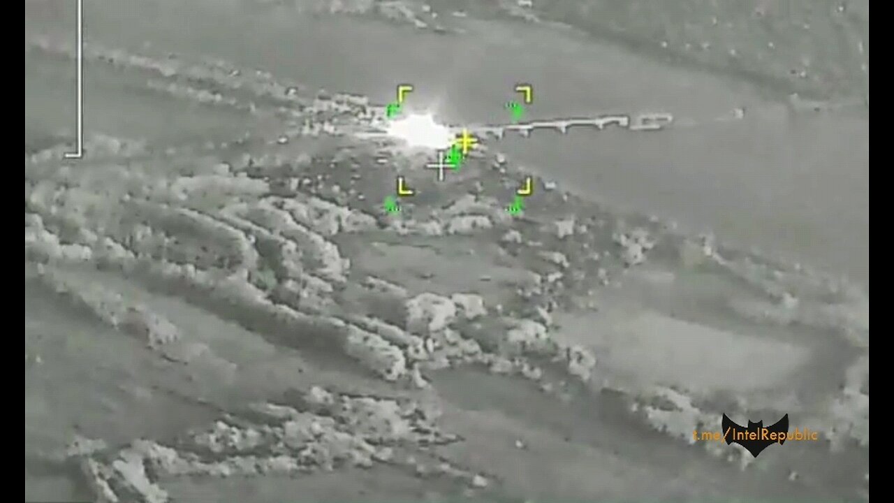 Russian Iskander Missile hit the Ukrainian Troops hiding under the Antonovsky Bridge!
