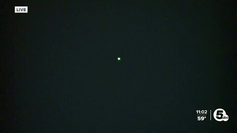 Mark Johnson catches the ISS in the sky live during news