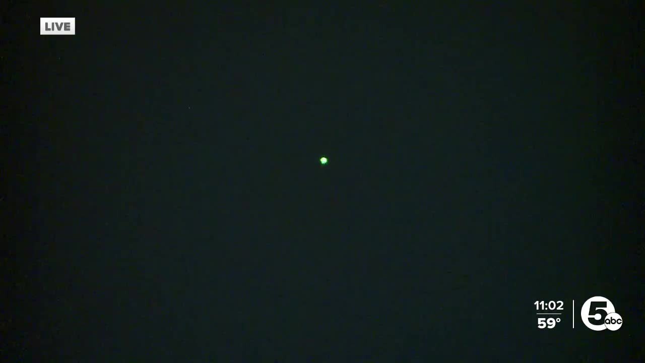 Mark Johnson catches the ISS in the sky live during news