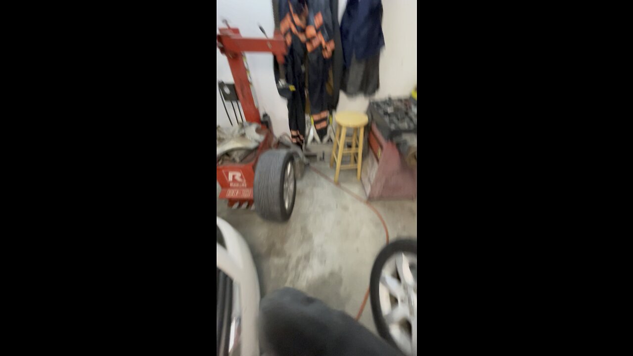 How I do tires on my old tire machine part 1