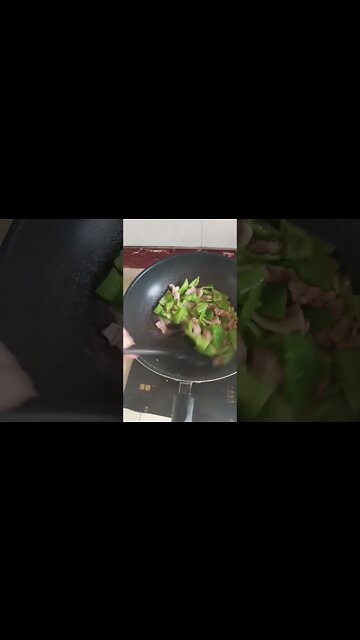 青椒炒肉。Stir-fried Pork with Green Peppers