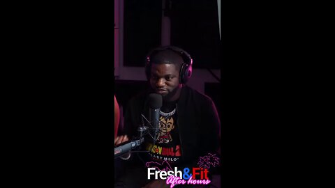 Sneako grabbed Fresh neck
