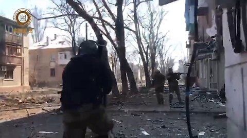 Frontline battles for Mariupol with Chechen fighters