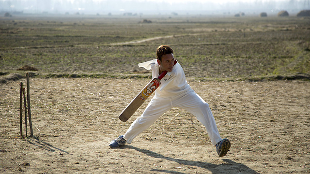 Howzat? Armless Cricketer Makes State Team