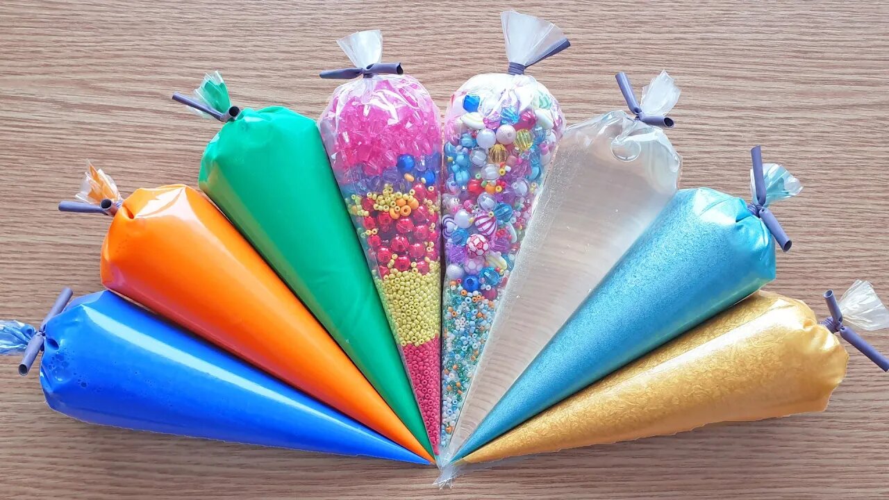 Making Crunchy Slime with Piping Bags #175