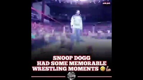 Snoop dogg wrestling 😂.. Definitely acting #hiphop #shorts #snoopdogg