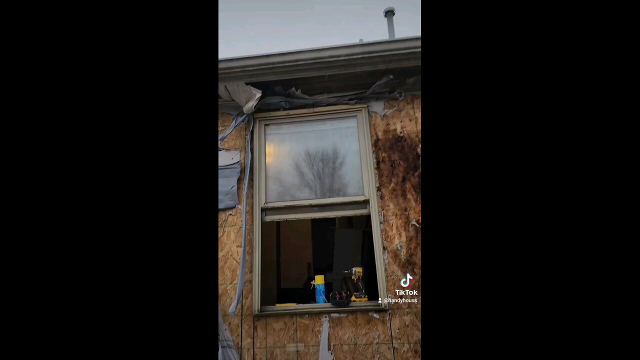 Handyman Replaces Window