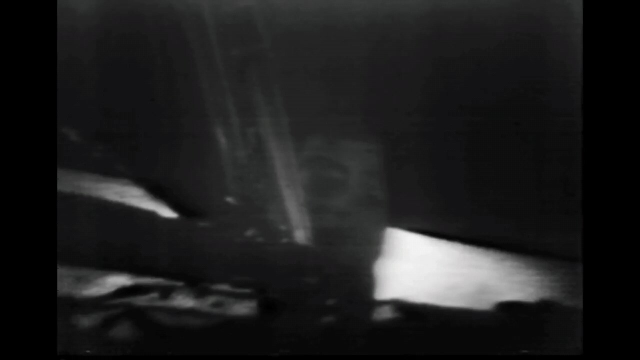 Apollo_11_moonwalk_montage