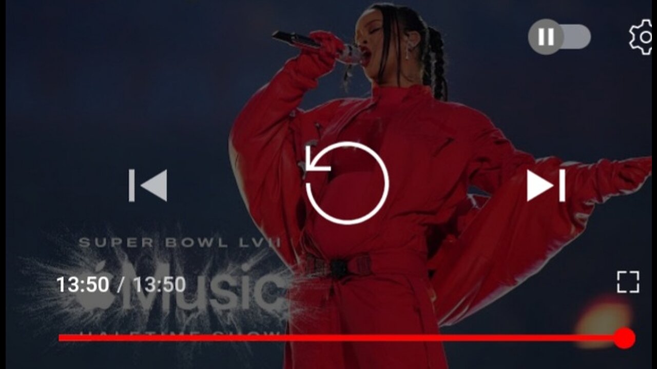 Rihanna's FULL Apple Music Super Bow 🎵 ♥️ 🎹