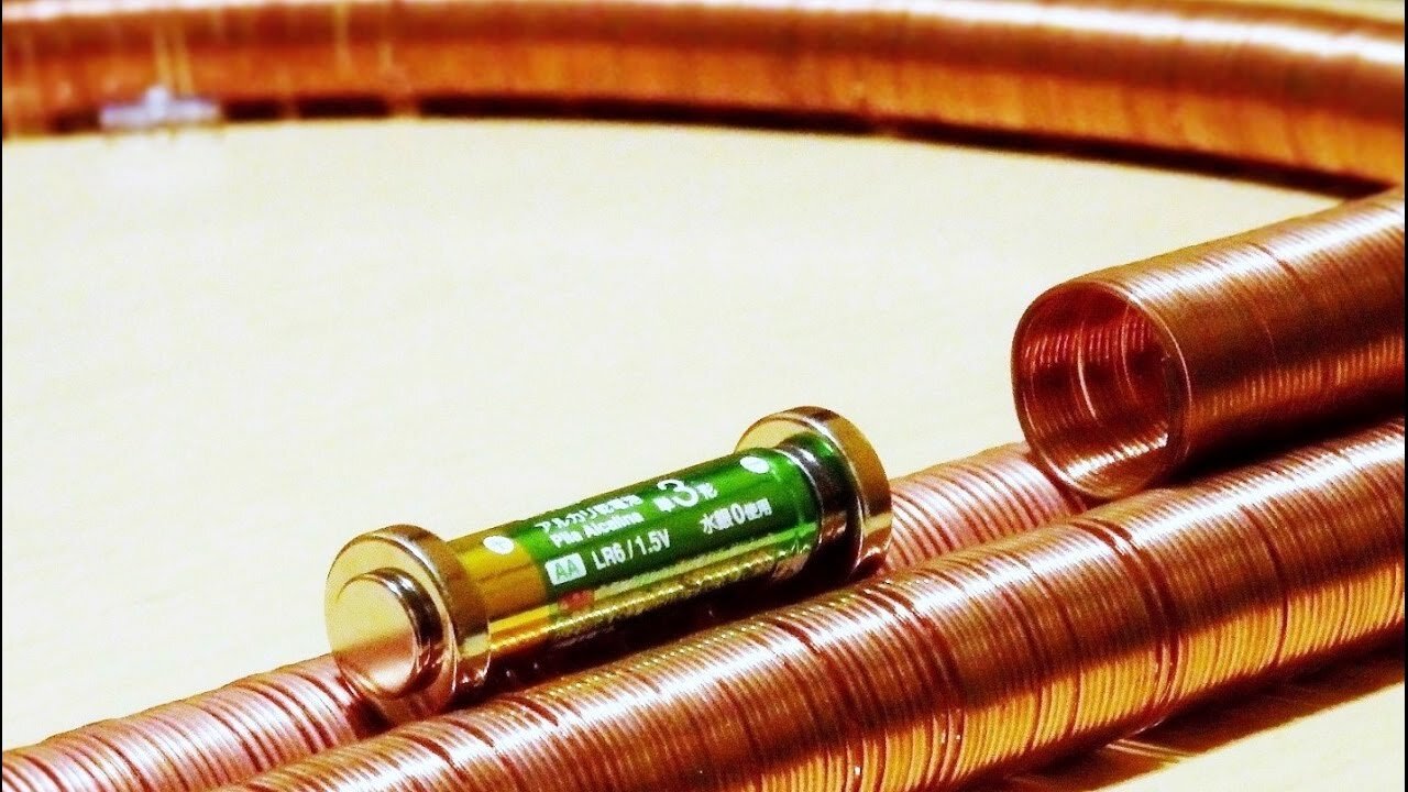 World's Simplest Electric Train