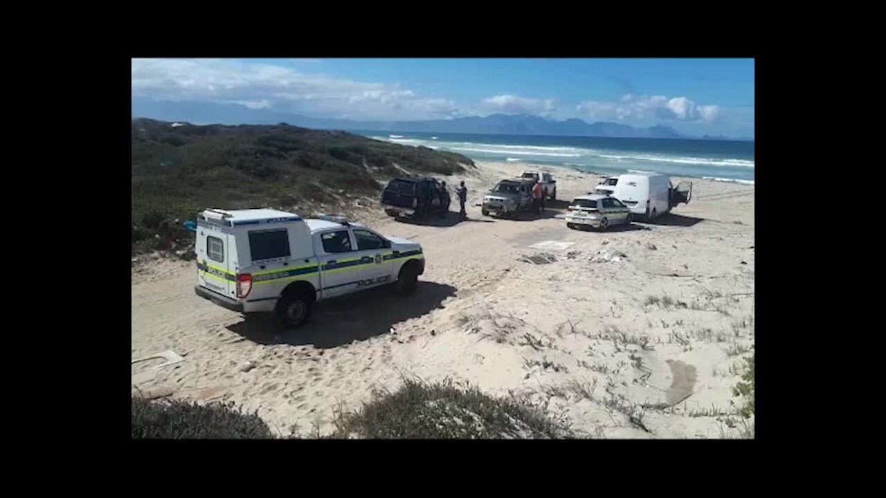 South Africa - 3 dead boddies found near Strandfontein Video (oLE)