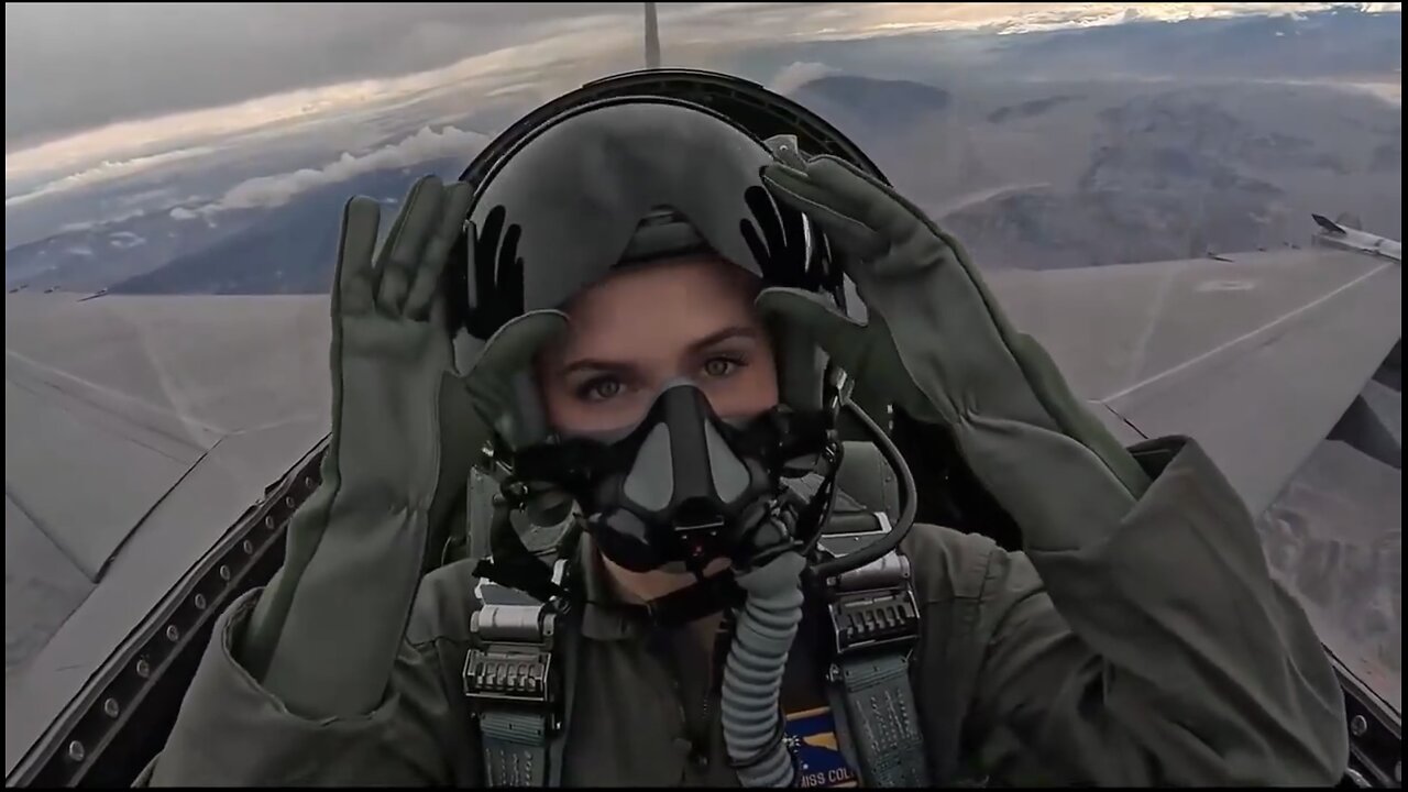 UNITED STATES AIR FORCE PILOT🇺🇸👑👩👗🪖WINS 2024 MISS AMERICA🇺🇸👑👩‍🚀⭐️🏆💫