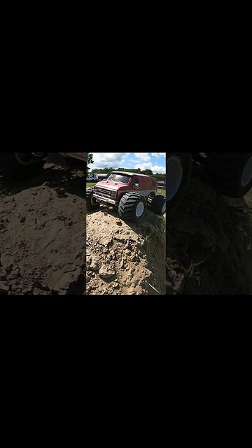 Mad Van teaser…stops to pose. #shorts