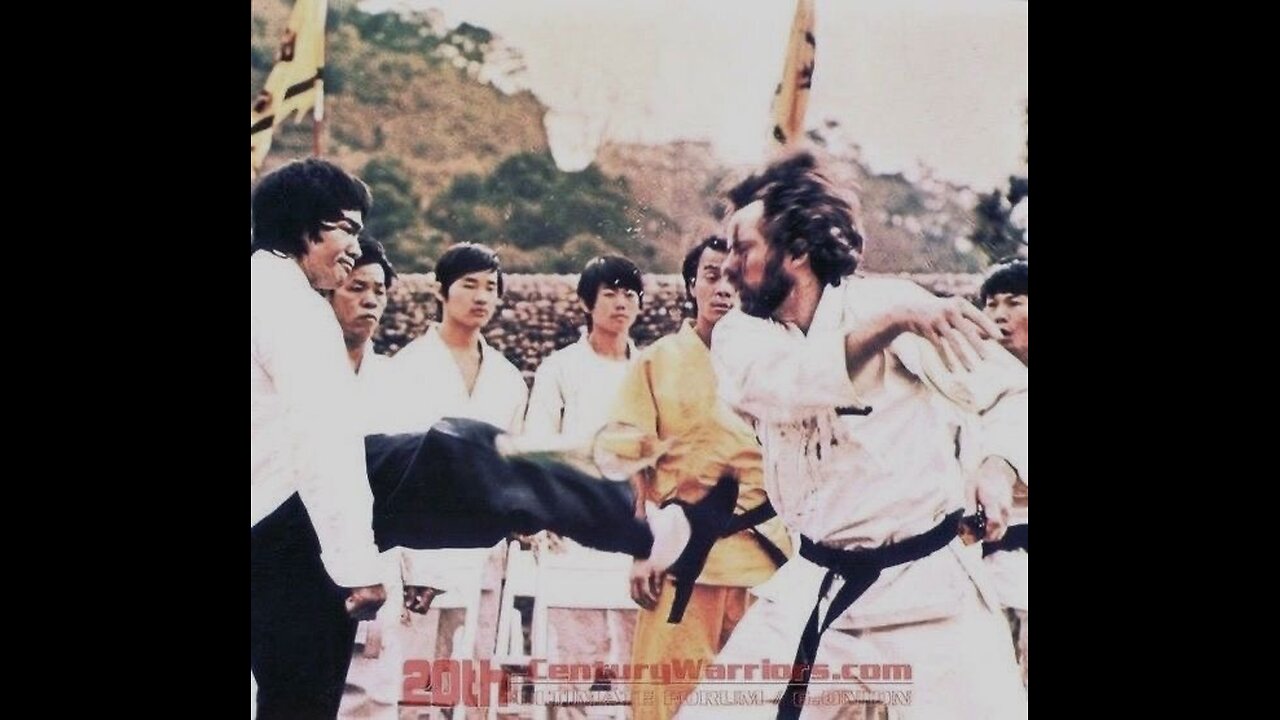 Cross kick Studio Films Bruce Lee Enter the Dragon